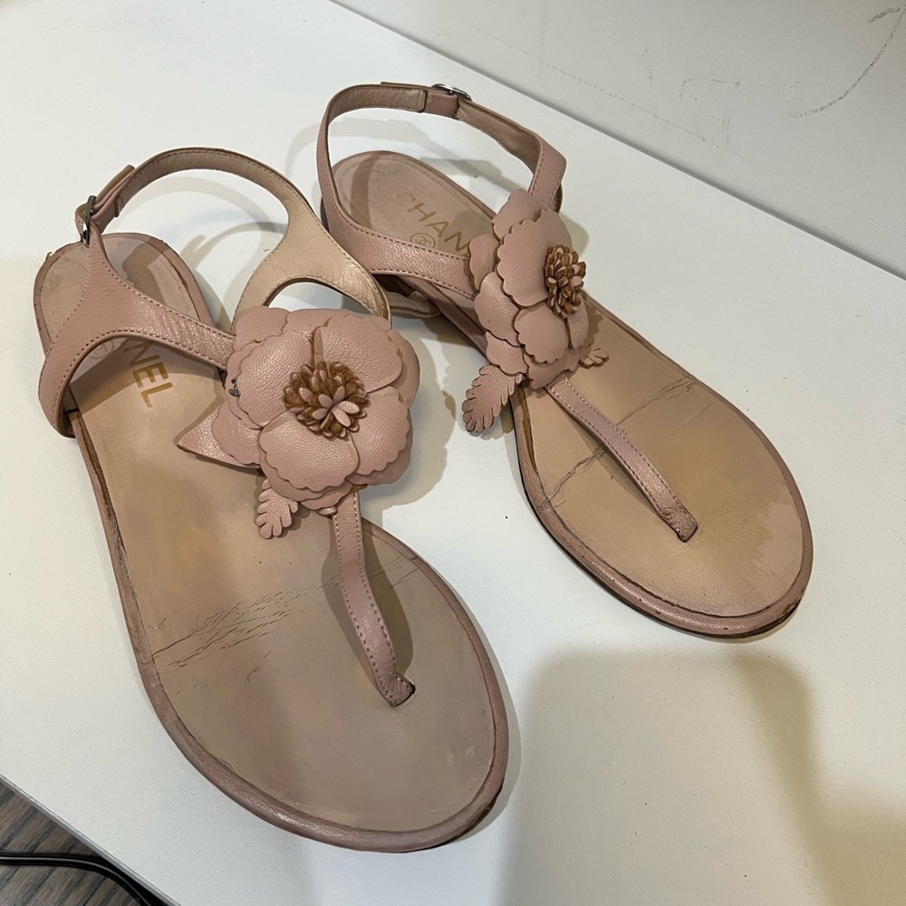 Chanel Camellia Pink Leather T Sandals